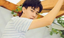 娱乐吃瓜酱男朋友拍照,甜蜜瞬间尽收眼底